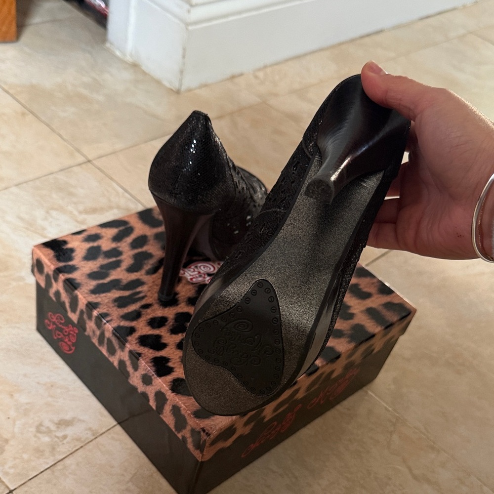 Black Peep Toe Heels - Picture 3 of 3
